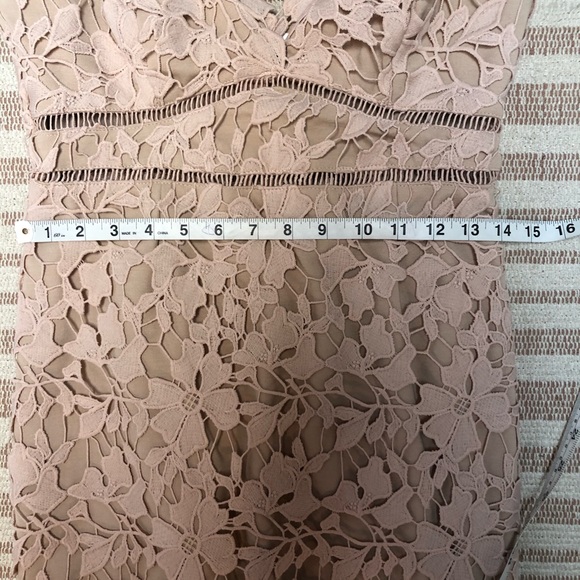 | Ark & Co. | nude tan lace midi dress. Size S - Picture 8 of 8